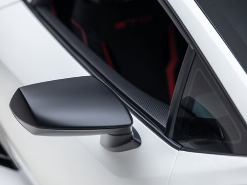 Used 2022 Lamborghini Huracan STO image 31