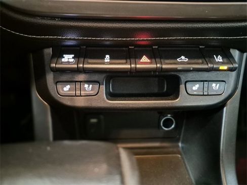 Used 2018 GMC Canyon Denali image 28