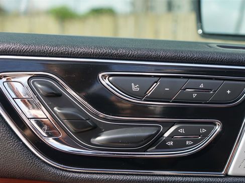 Used 2019 Lincoln Navigator L Reserve AWD/4WD image 21