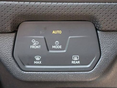 Used 2026 Volkswagen Atlas SE AWD/4WD image 13