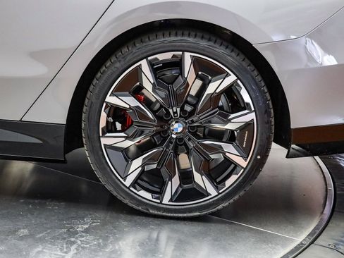 New 2026 BMW 550e xDrive 550e xDrive image 11