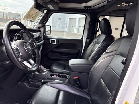 Used 2020 Jeep Wrangler Unlimited Sahara image 18