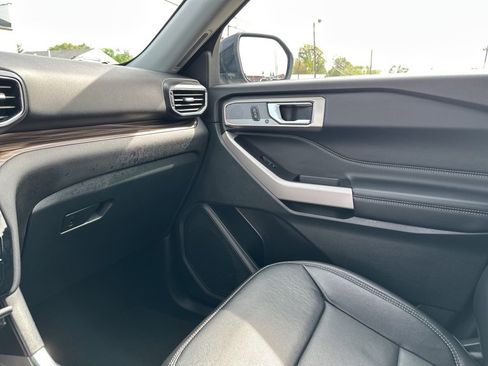 Used 2024 Ford Explorer Limited image 41