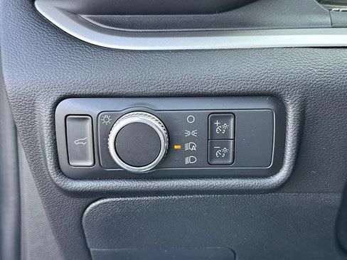 Used 2022 Ford Explorer XLT image 24