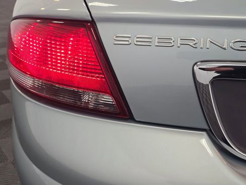 Used 2003 Chrysler Sebring Limited image 39