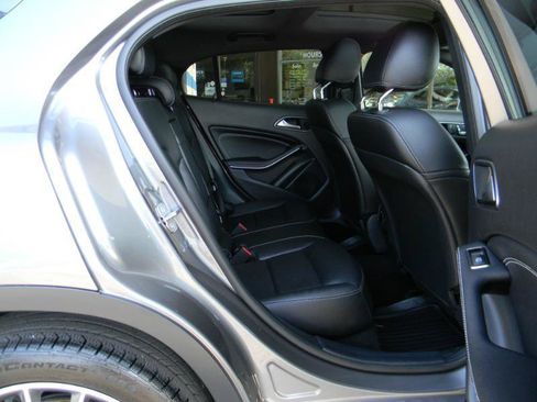 Used 2019 Mercedes-Benz GLA 250 4MATIC image 14