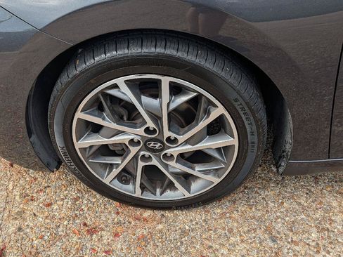 Used 2020 Hyundai Elantra Limited w/ Ultimate Package 03 FWD image 11