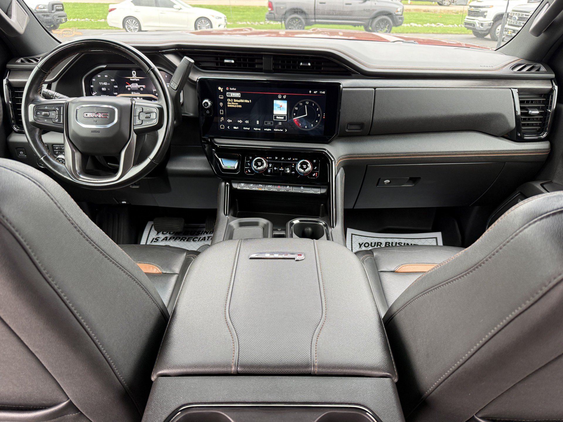 Used 2024 GMC Sierra 2500 AT4 w/ AT4 Preferred Package AWD/4WD image 9