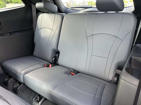 Used 2023 Buick Enclave Premium w/ Experience Buick Package FWD image 14