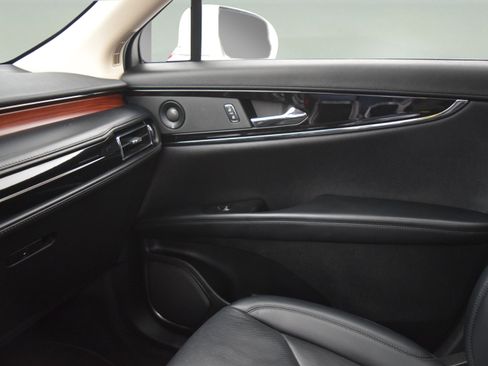 Used 2022 Lincoln Nautilus Reserve w/ Equipment Group 201A image 15