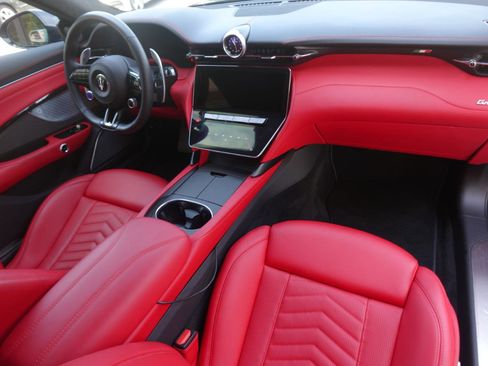 Used 2024 Maserati GranTurismo Trofeo AWD/4WD image 7