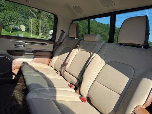 Used 2022 RAM 1500 Laramie AWD/4WD image 42