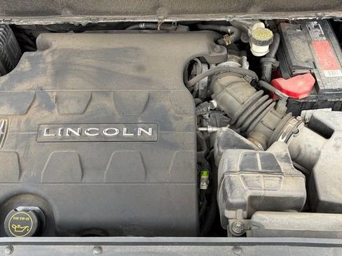 Used 2016 Lincoln MKX Select w/ Select Plus Package AWD/4WD image 8