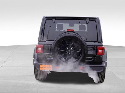 Certified 2025 Jeep Wrangler Unlimited Sahara w/ Safety Group image 6