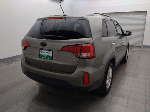 Used 2014 Kia Sorento LX AWD/4WD image 7