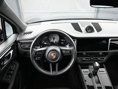 Certified 2022 Porsche Macan S image 18