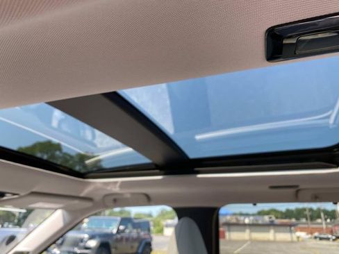 New 2025 Mitsubishi Outlander AWD image 9