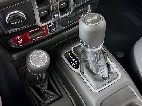 New 2026 Jeep Wrangler Unlimited Rubicon AWD/4WD image 17
