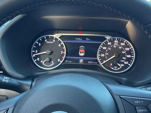 Used 2025 Nissan Sentra SR w/ SR Premium Package FWD image 20