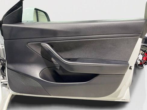 Used 2019 Tesla Model 3 Standard Range image 22