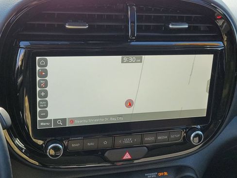 Used 2025 Kia Soul EX FWD image 17