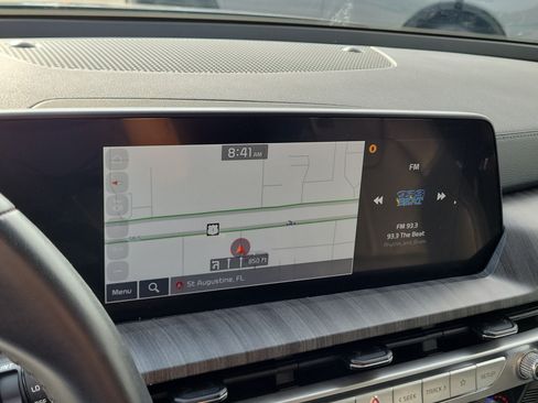 Used 2024 Kia Telluride EX w/ EX Captain's Chair Package FWD image 34