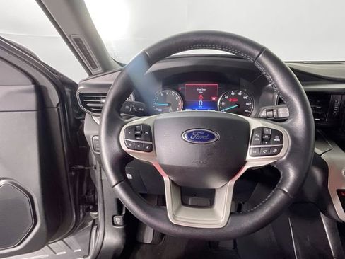 Used 2021 Ford Explorer XLT RWD image 12