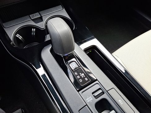 Used 2025 Toyota Prius XLE image 14