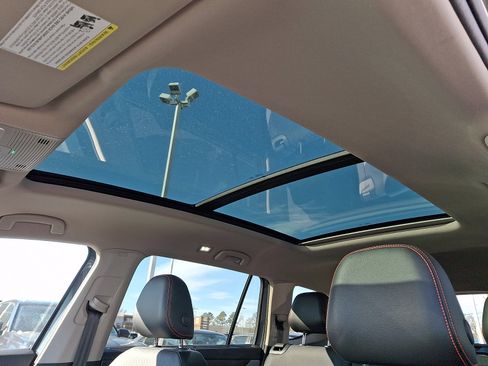 Certified 2025 Volkswagen Atlas Peak Edition SE image 15