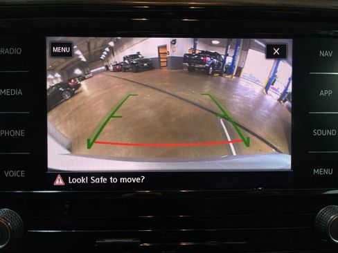 Used 2020 Volkswagen Passat 2.0T SEL image 11