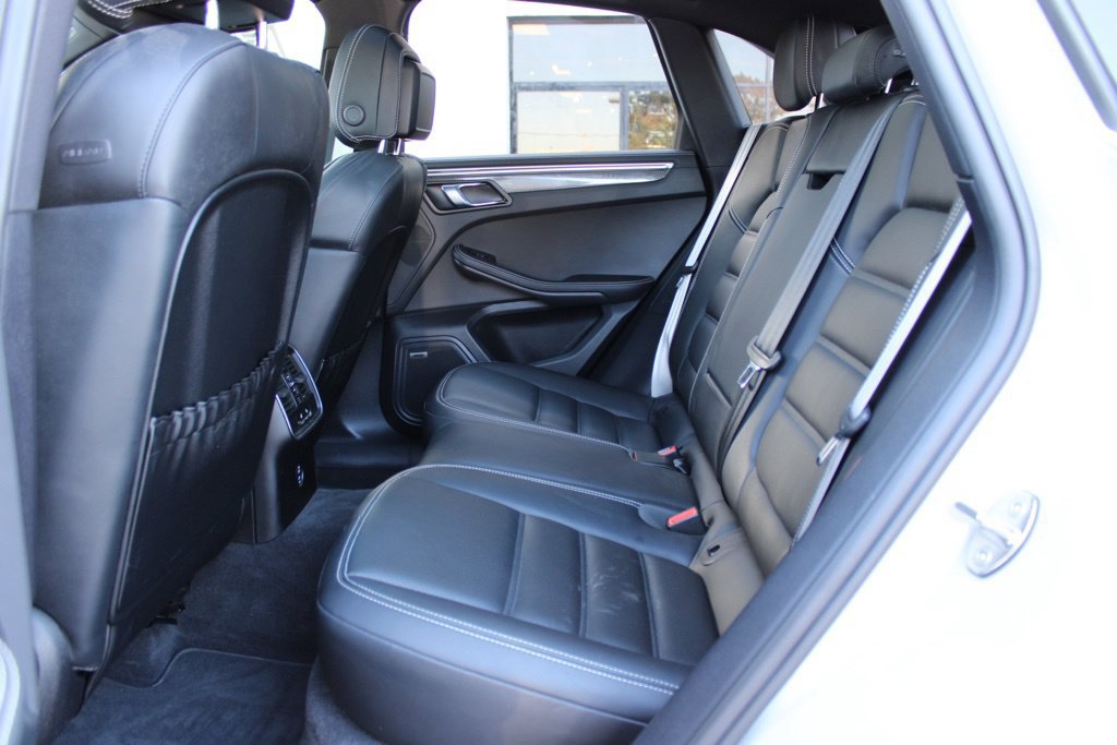 Used 2023 Porsche Macan GTS w/ Premium Package Plus AWD/4WD image 9