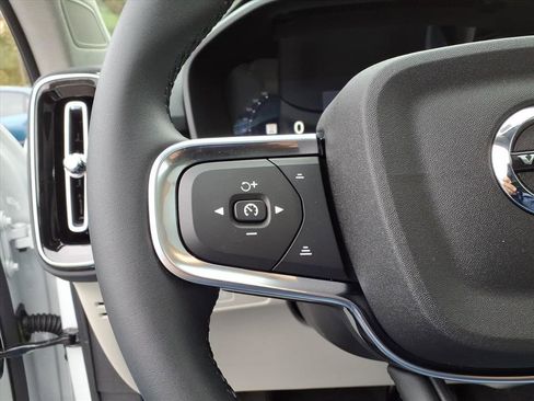 New 2026 Volvo XC40 B5 Plus w/ Protection Package Premier image 28