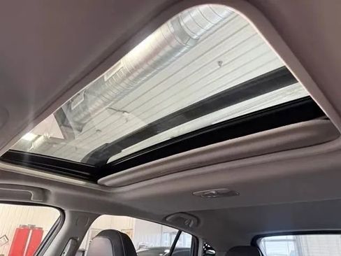 Used 2021 Subaru Crosstrek 2.5i Sport w/ Moonroof Package image 38