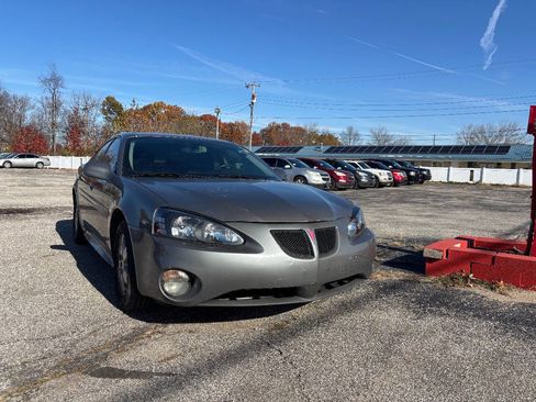 Used 2008 Pontiac Grand Prix image 2