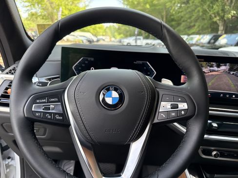 Used 2025 BMW X5 xDrive40i w/ Premium Package AWD/4WD image 23