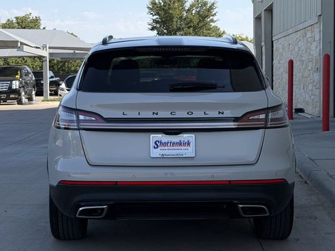 Used 2023 Lincoln Nautilus Reserve w/ Equipment Group 201A FWD image 5