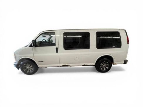 Used 2002 Chevrolet Express 1500 image 2