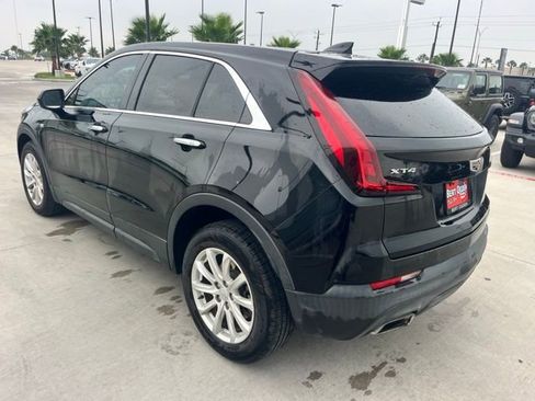 Used 2020 Cadillac XT4 Luxury w/ Cold Weather Package FWD image 4