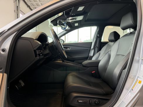Used 2025 Honda Accord Sport image 8