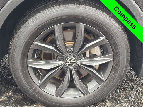Used 2022 Volkswagen Tiguan SE image 33