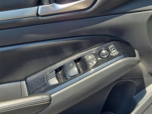Used 2023 Nissan Altima 2.5 SV FWD image 15