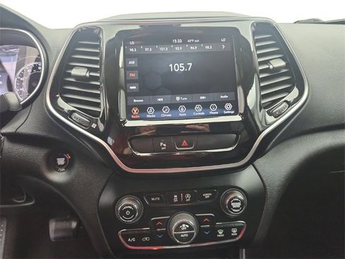 Used 2020 Jeep Cherokee Limited image 16