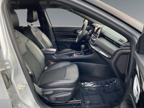 Used 2024 Jeep Compass Trailhawk image 15