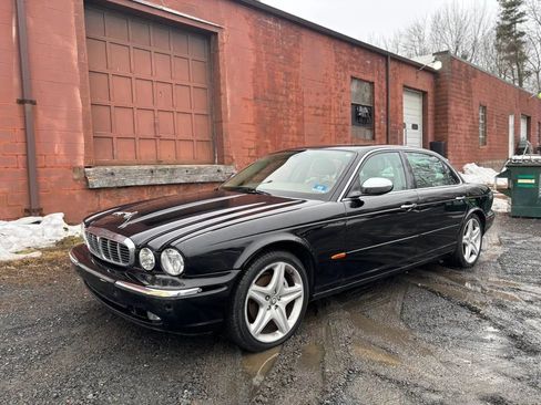 Used 2005 Jaguar XJ8 L RWD image 1