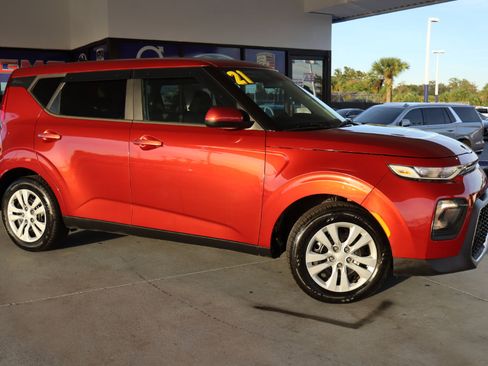 Used 2021 Kia Soul LX image 6