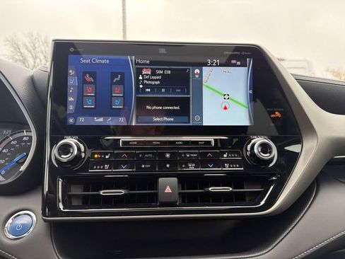 Used 2022 Toyota Highlander Limited image 16