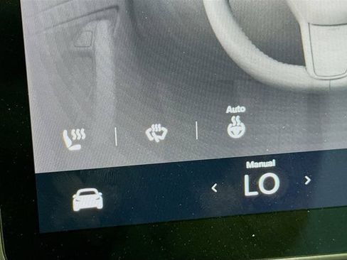 Used 2023 Tesla Model Y Long Range AWD/4WD image 19