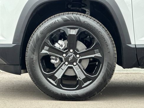New 2026 Chevrolet Equinox LT w/ Convenience Package II AWD/4WD image 26
