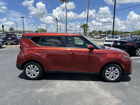 Used 2022 Kia Soul LX FWD image 5