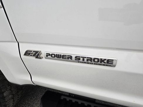 Used 2022 Ford F250 XL w/ Power Equipment Group AWD/4WD image 7